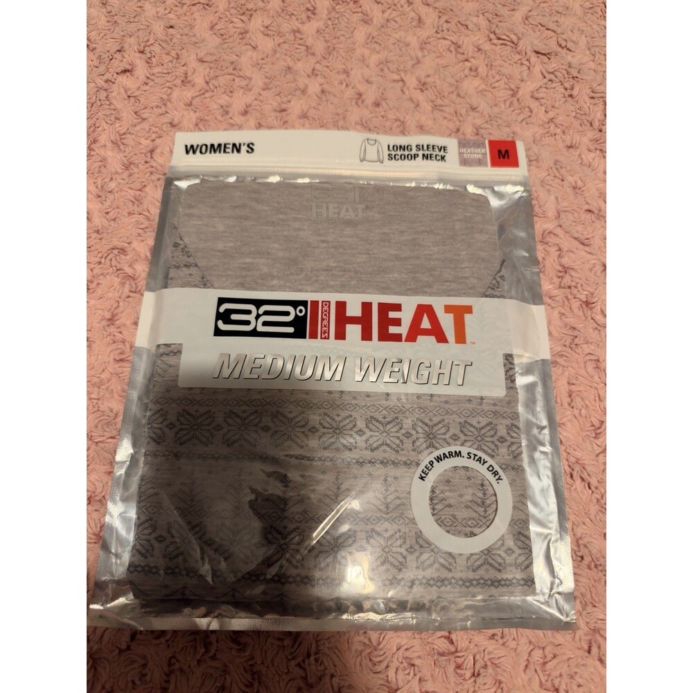 32 Degrees Heat Women’s Scoop Neck Long Sleeve Medium Weight Pattern
